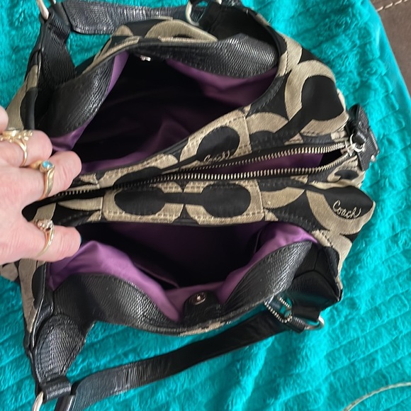 Coach tan & black purse - Picture 6 of 7